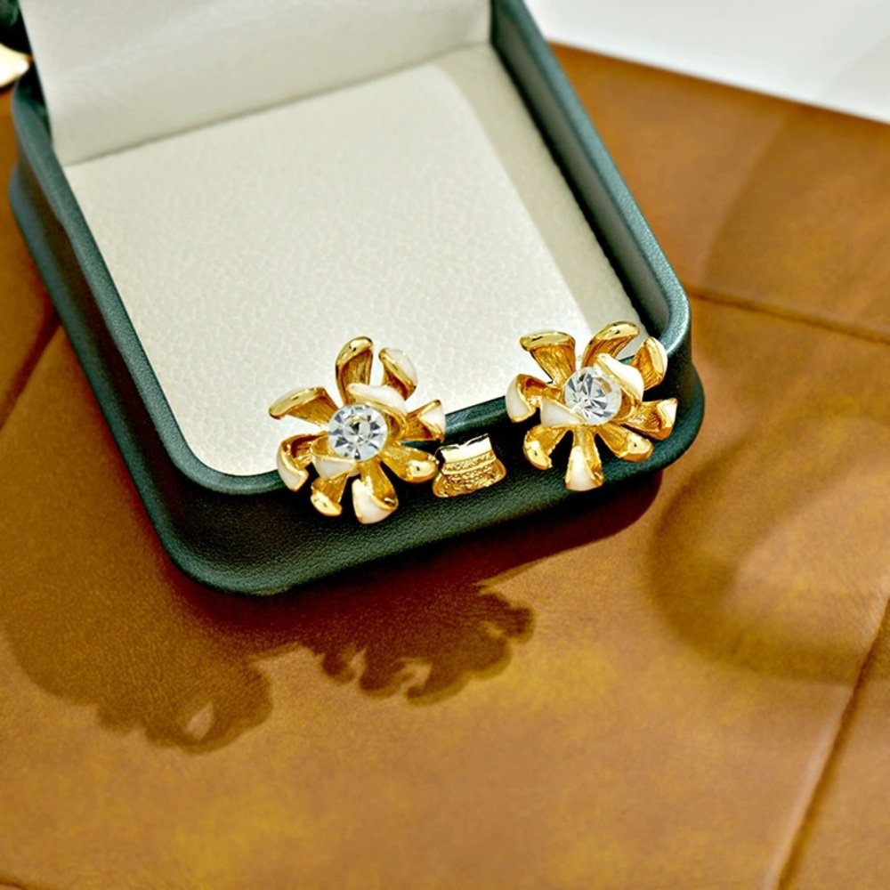 Elegant Gold Flower Earrings with Crystal Center
